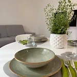 Saffron Suite, Just A Few Minutes From The Center And Station