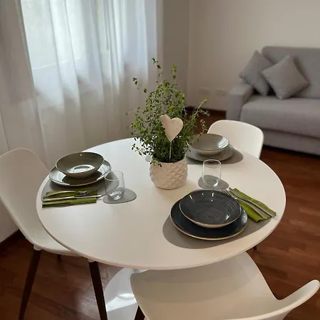 Saffron Suite, Just A Few Minutes From The Center And Station *