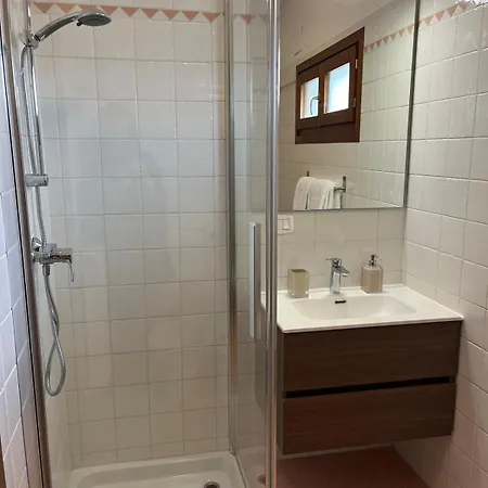 Saffron Suite, Just A Few Minutes From The Center And Station