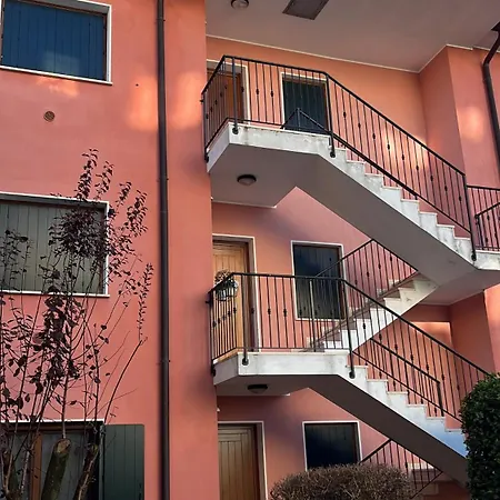 Saffron Suite, Moderna E Silenziosa Vicino Al Centro Apartament Pordenone